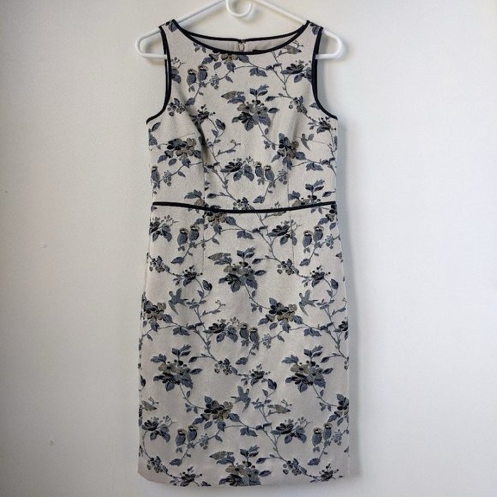 NWOT Sz 10. Ann Taylor Floral & Bird Print Sheath Dress. Beige, silver, navy - Picture 3 of 12